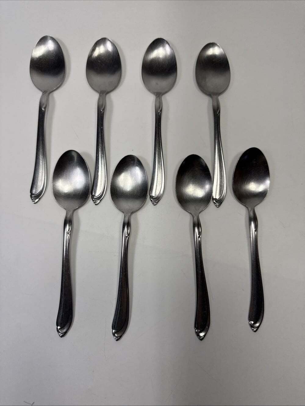 Set of 8 Oneidacraft Deluxe SHASTA pattern stainless teaspoons 6". #6